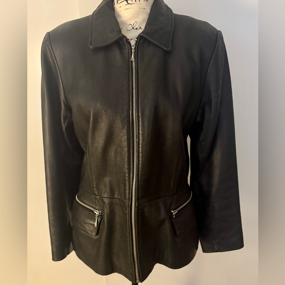 Vintage Jones New York leather jacket!🩶